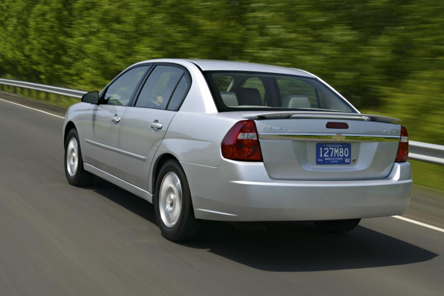  Chevrolet Malibu 2004 года  (фото 34 из 72)